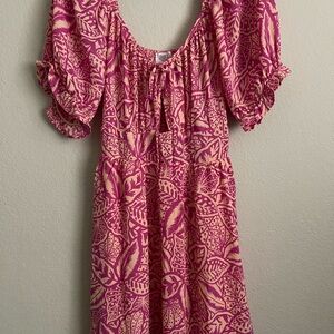 Sienna Sky Pink and Cream Leaf Pattern Top